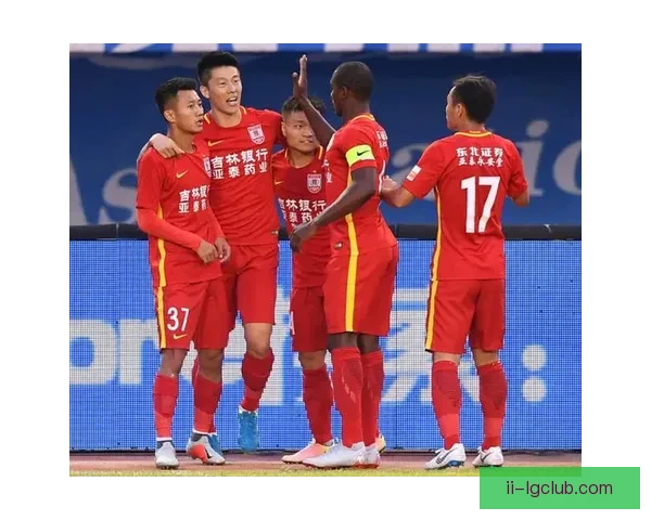本赛季联赛争冠格局初现端倪多强角力走势渐明冲刺阶段悬念并存 本赛季联赛争冠格局初现端倪多强角力走势渐明冲刺阶段悬念并存